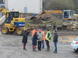 quelques clichés à l'occasion de la réunion de chantier du 24 janvier dernier à laquelle participaient le Maire et les élus de la commission des travaux, la représentante du Cabinet Alliot, un représentant de l'EPFL et des agents des entreprises actuellement en action.