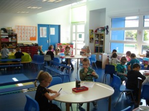 2 septembre - Ca y est ! C'est la rentrée et tout le monde est au rendez-vous. Que ce soit à Hatrize (ici, la grande section de maternelle, classe de Mme Mangenot) ...